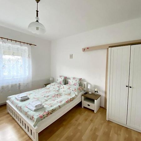 Ferienwohnung Apartman Marketa Bystrice  Exterior foto